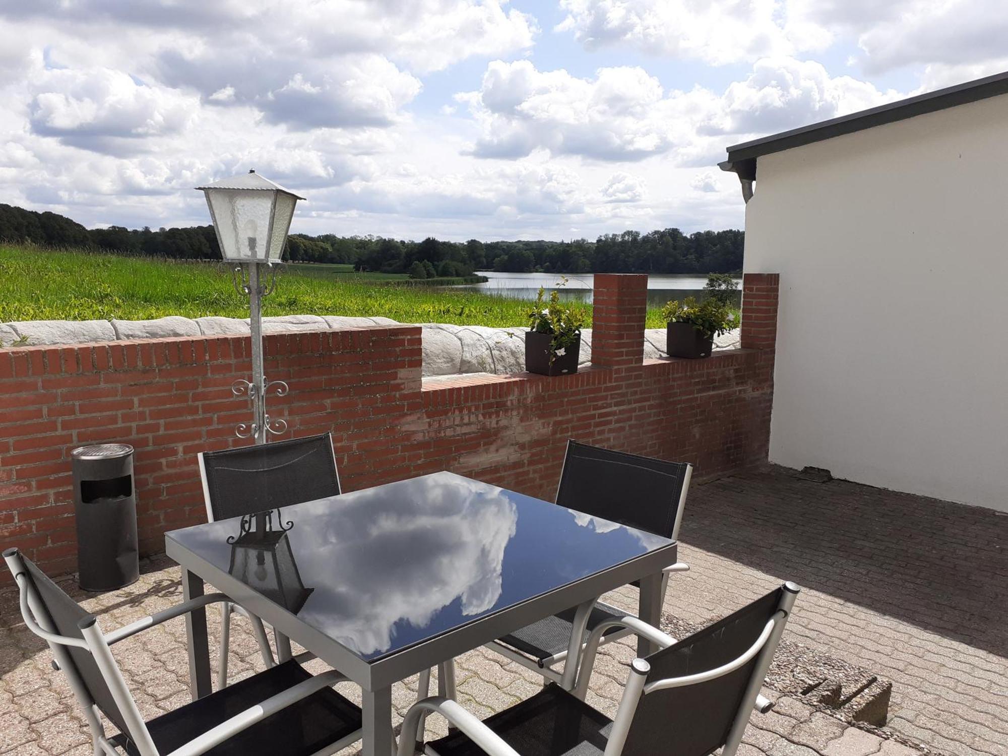 Erdgeschoss-Appartement Mit Seeterasse Ahrensbok Habitación foto
